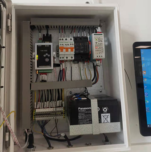 雷電預(yù)警系統(tǒng)的內(nèi)部接線 雷電預(yù)警系統(tǒng)的內(nèi)部接線