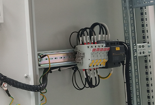 配電箱內(nèi)浪涌保護(hù)器如何配備 配電箱內(nèi)浪涌保護(hù)器如何配備