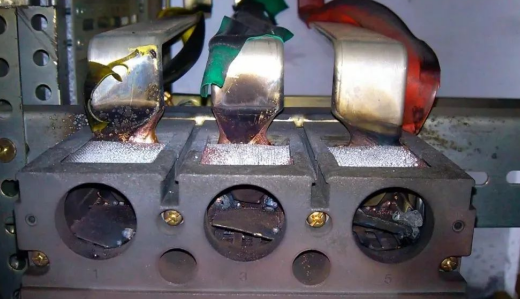 光伏儲(chǔ)能系統(tǒng)中浪涌保護(hù)器的選型 光伏儲(chǔ)能系統(tǒng)中浪涌保護(hù)器的選型