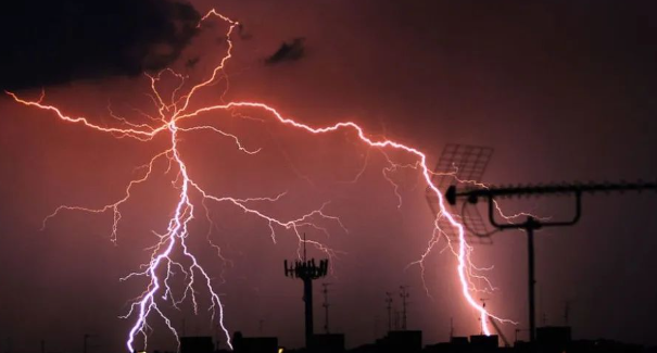 光伏儲能系統中浪涌保護器的選型 光伏儲能系統中浪涌保護器的選型