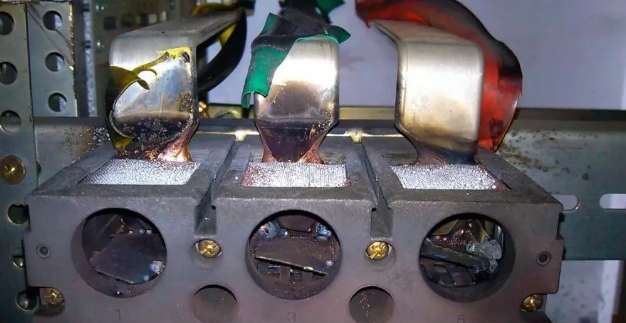 光伏儲能系統中浪涌保護器的選型 光伏儲能系統中浪涌保護器的選型